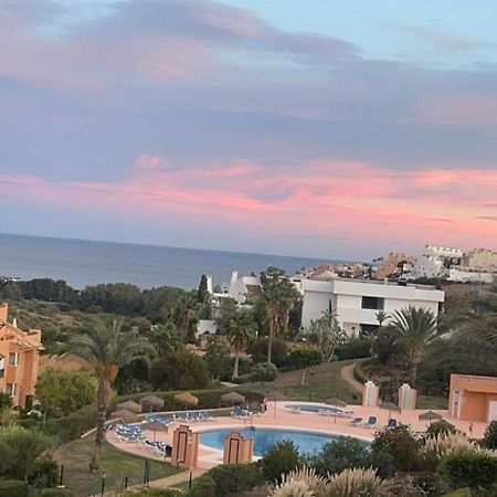 2 Bedroom Penthouse With A Private 360 Rooftop Terrace With Sea And Mountain Views Bahia de Casares Luaran gambar