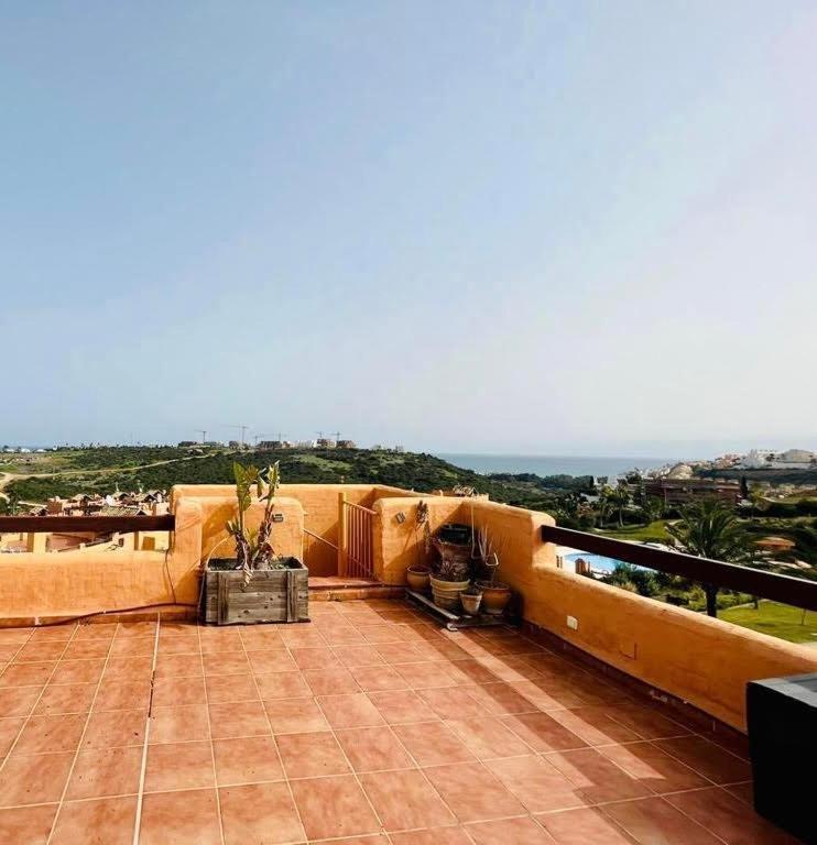 2 Bedroom Penthouse With A Private 360 Rooftop Terrace With Sea And Mountain Views Bahia de Casares Luaran gambar
